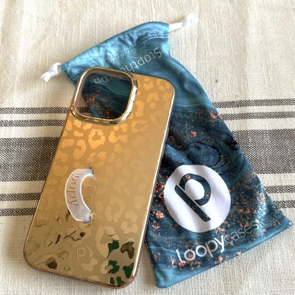 Like new! Loopy iPhone 14 Max Pro Case